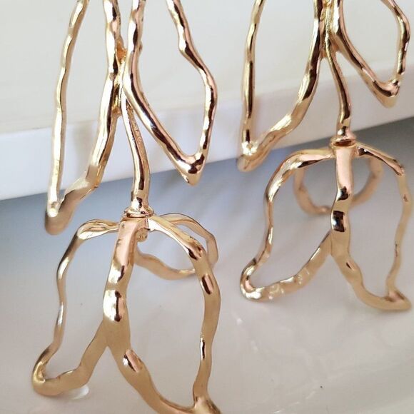 New! Zara Tulip Earrings - Picture 3 of 10